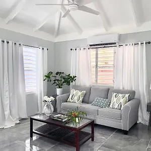 Apartment In Good Company-gorgeous Downtown Historic Cottage, Minutes From And Shopping